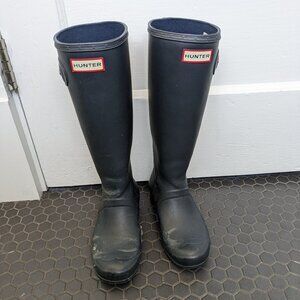 Hunter rain boots - women's